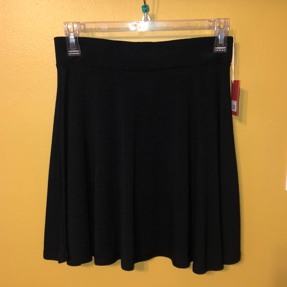 Black skirt “Mossimo Supply Co” fit and flare!